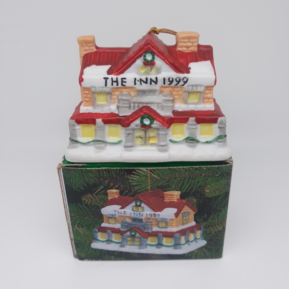 Vintage Badcock Collectible VILLAGE INN Christmas Ornament in Box - Picture 1 of 3